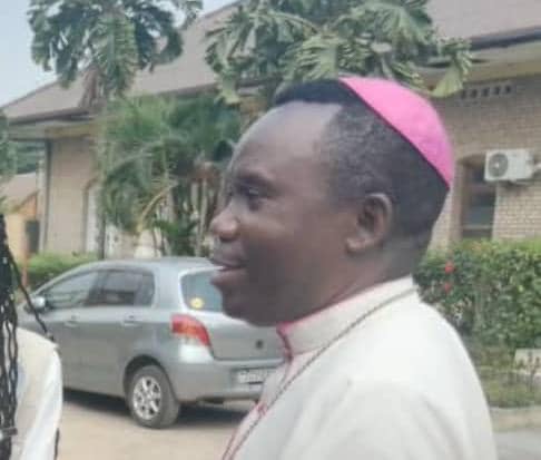 Kinshasa : L’Archidiocèse alerte sur deux faux prêtres en circulation