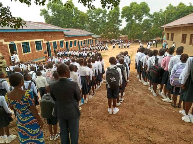 RDC : Judith Suminwa salue la rentrée scolaire et réaffirme la gratuité de l’enseignement primaire