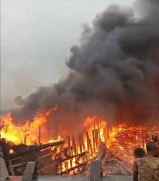Kinshasa : Un incendie ravage quatorze navires au port Scibe à Gombe