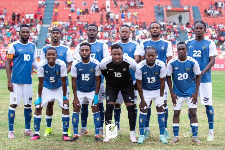 Les Aigles du Congo dominent Primeiro de Agosto grâce à un doublé de Glody Kikwama