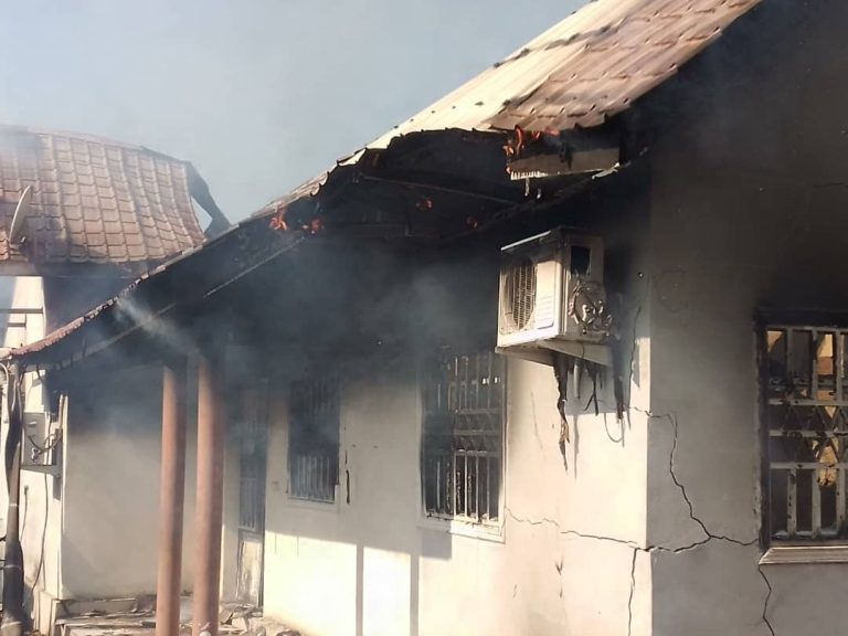 Maï-Ndombe : La résidence de l’ex-gouverneure Rita Bola ravagée par un incendie