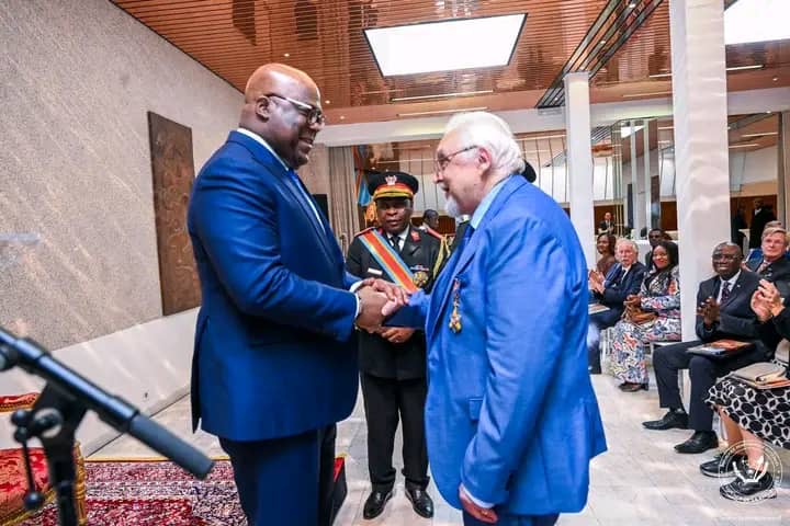 Bruxelles : Félix Tshisekedi honore un policier belge pour son engagement auprès de la diaspora congolaise