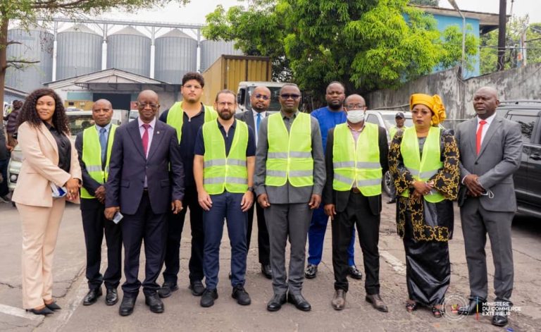 RDC : Julien Paluku en croisade pour la sauvegarde de l’industrie locale au Grand Moulin de Kinshasa