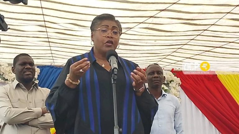 RDC : Judith Suminwa annonce la relance des activités du port de Boma après dix ans d’arrêt