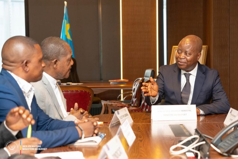 RDC : Adolphe Muzito s’engage à régler les arriérés des formateurs et anciens députés provinciaux