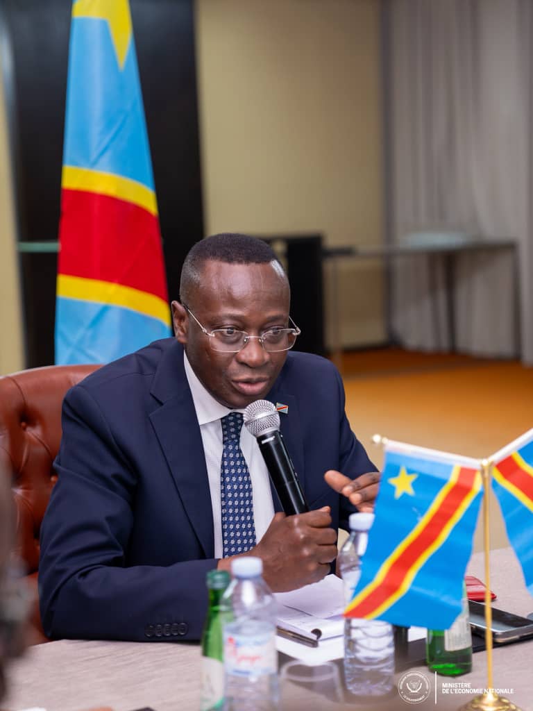 Économie: Le Ministre Mukoko Samba annonce une baisse de 10% du prix du carburant dès ce mercredi