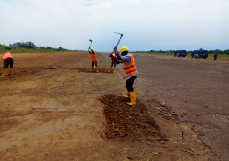 Bandundu : Le PCA de la RVA salue l’avancement des travaux de réaménagement de l’aéroport