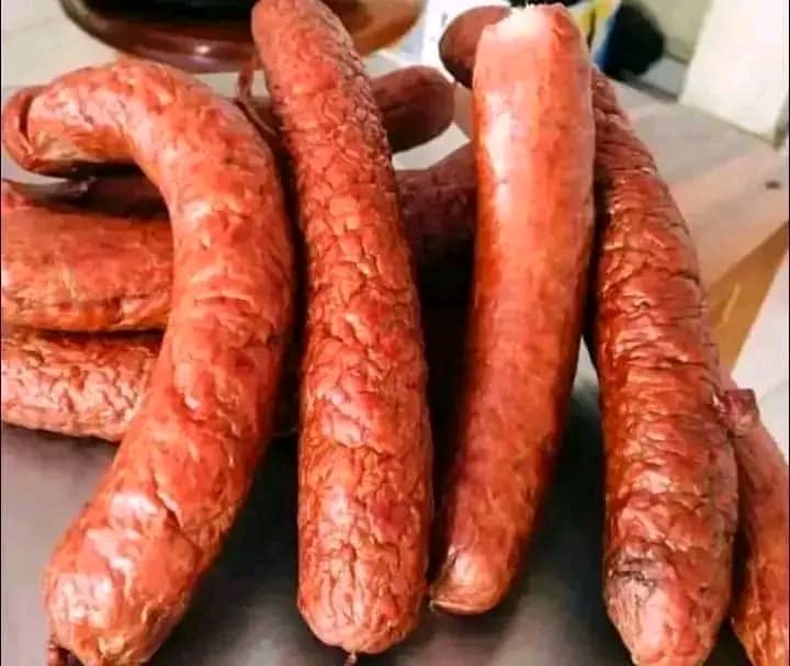Kinshasa : Alerte du Ministre Ngongo sur l’usage de préservatifs dans la fabrication des boudins
