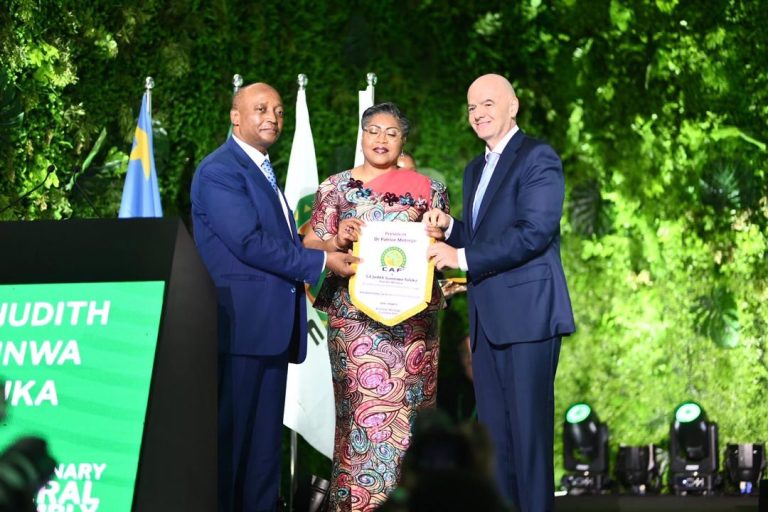 Kinshasa : Gianni Infantino appelle à l’unité du football africain lors de l’Assemblée générale de la CAF