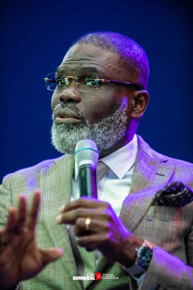 RDC : Le pasteur Francis Ngawala fustige les détournements et dépassements budgétaires