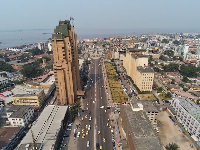 Kinshasa face à un dilemme de gouvernance : Sécuriser les recettes ou protéger les citoyens