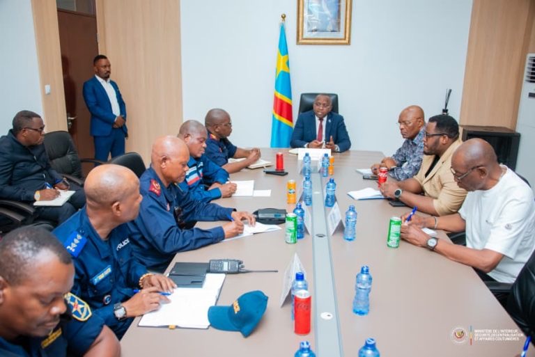 RDC : La Police nationale mobilisée pour contrôler l’authenticité des ...