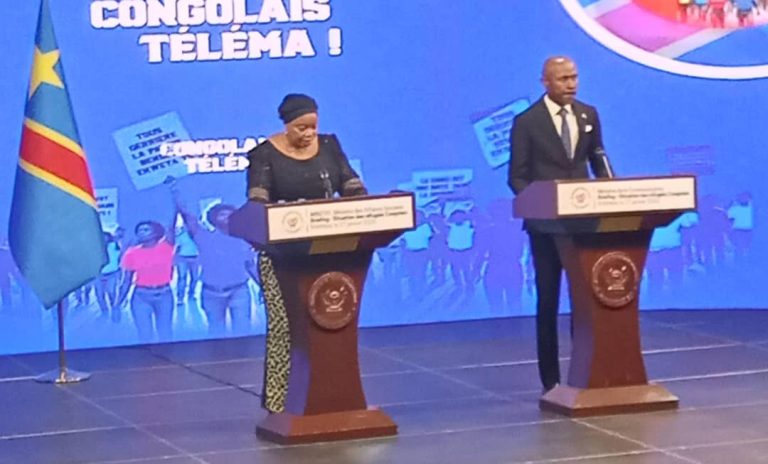 Sud-Kivu : « Le M23 ne s’est pas retiré d’Uvira », affirme Patrick Muyaya, qui accuse le Rwanda de pillages
