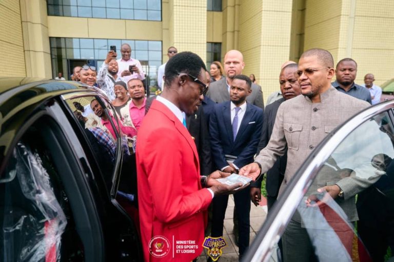 De Casablanca à Kinshasa : Didier Budimbu tient parole et remet une Jeep Jetour à Lumumba !