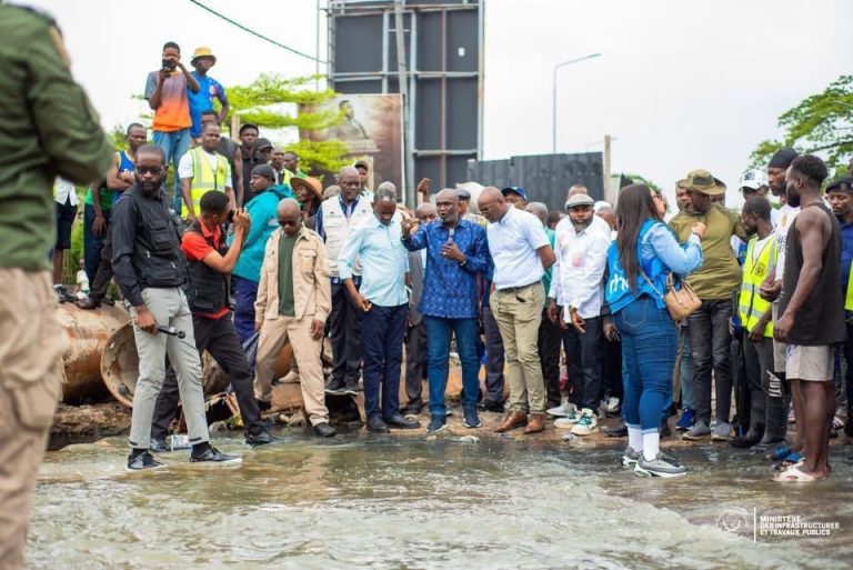 Kinshasa : Le gouvernement lance des travaux d’urgence pour décongestionner le Rond-point Victoire