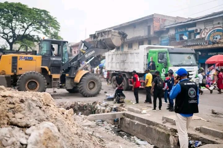 Kinshasa : Le Grand Marché Zando retrouve sa belle robe grâce à une opération d&rsquo;assainissement