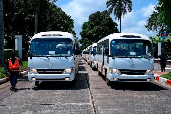Transport urbain : Kinshasa renforcée par 480 nouveaux bus du programme « Esprit de vie »