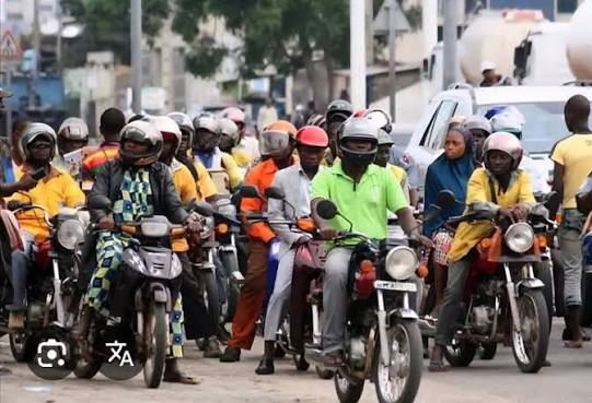 Kinshasa interdit la circulation des mototaxis et tricycles sur la RN1 entre 22h et 5h