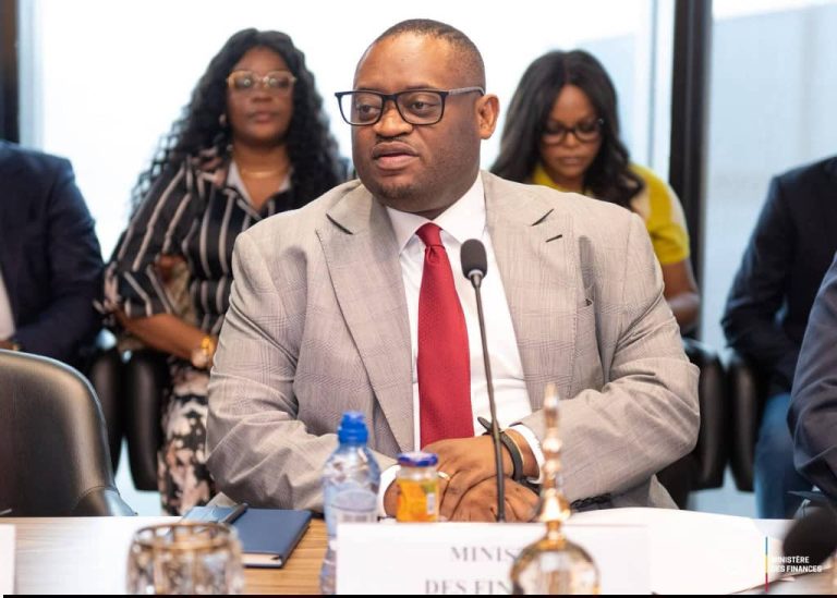 Criminalité financière : Doudou Fwamba reçoit une mission de l’ESAAMLG pour l’adhésion de la RDC