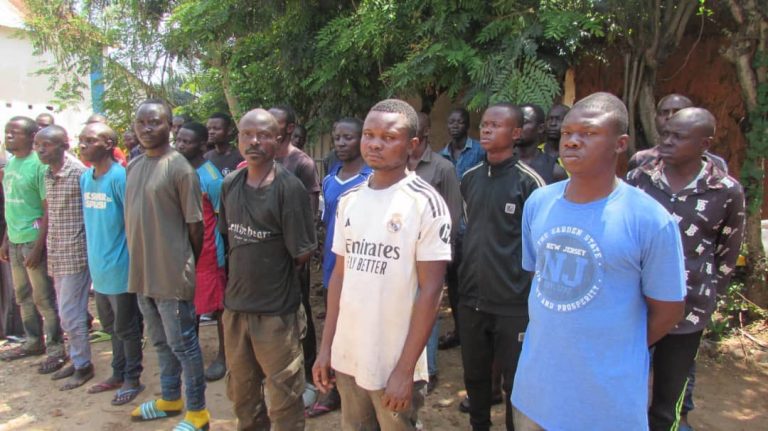 Sud-Kivu : 43 combattants M23/RDF se rendent aux FARDC dans les plateaux de Minembwe
