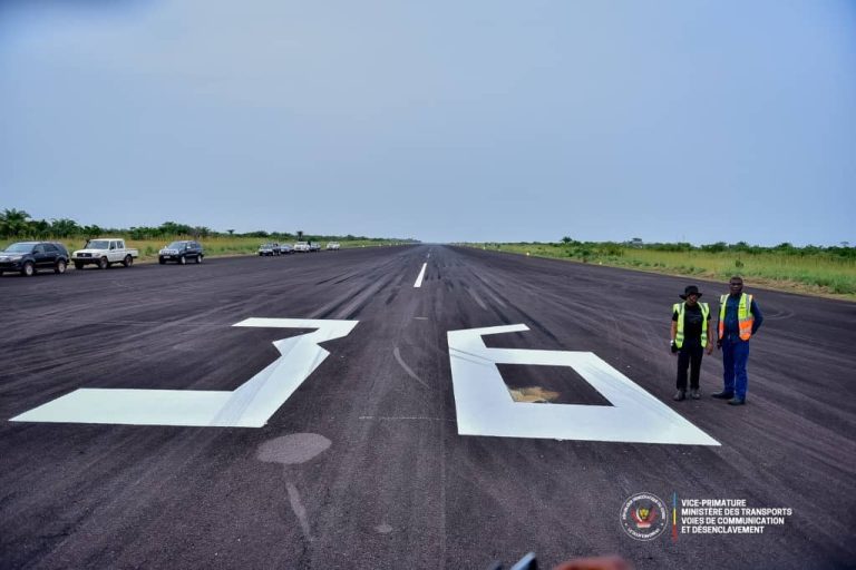 RDC : L’aéroport national de Mbandaka désormais opérationnel 24h/24 grâce au nouveau système de balisage lumineux
