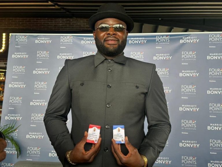 Boxe : Martin Bakole reçoit ses licences professionnelles pour représenter la RDC