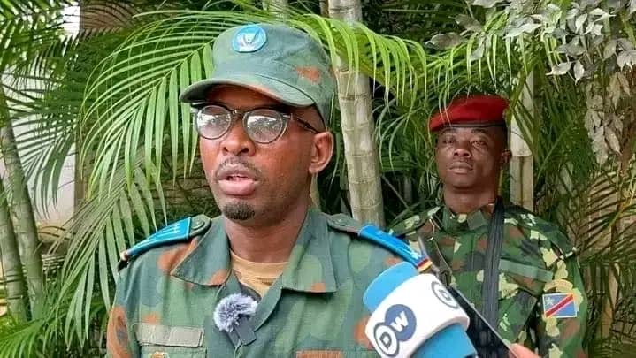 Kikwit : Le capitaine Anthony Mwalushayi reprend ses fonctions après son séjour à Kinshasa
