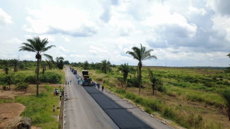 Kananga–Kalamba Mbuji : Les travaux entrent dans la phase d’asphaltage