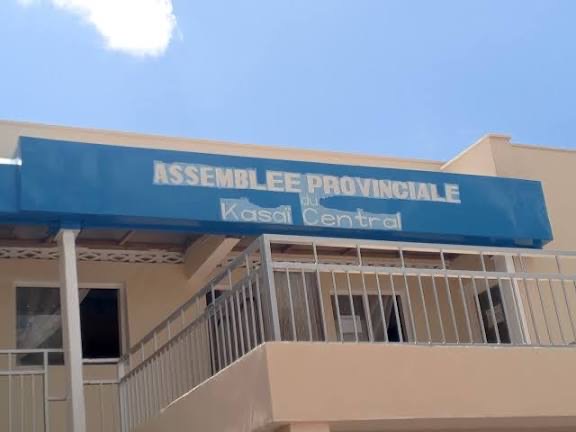 Kasaï Central : Une question écrite adressée au ministre provincial du Budget sur les marchés publics