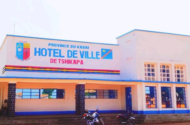 Tshikapa : La mairie accorde une semaine aux occupants pour quitter le marché central de Kamalenga