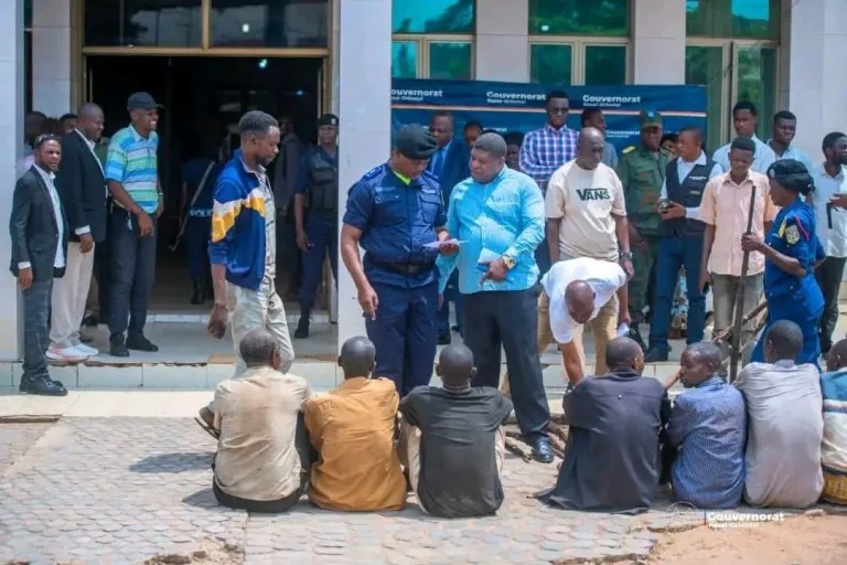 Kasaï Oriental : 10 présumés bandits arrêtés par la PNC, dont un chef coutumier à Katanda