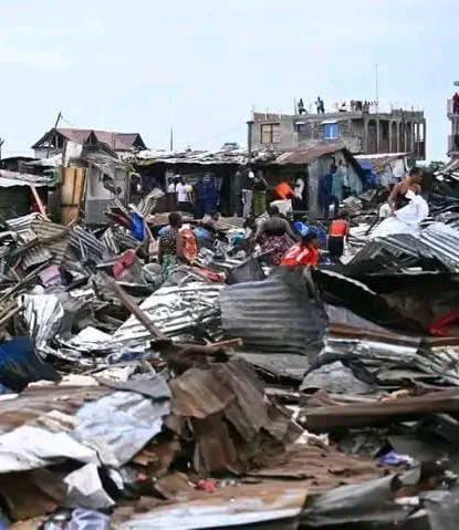 Kinshasa : Les constructions anarchiques de Pakadjuma démolies pour sécuriser la voie ferrée