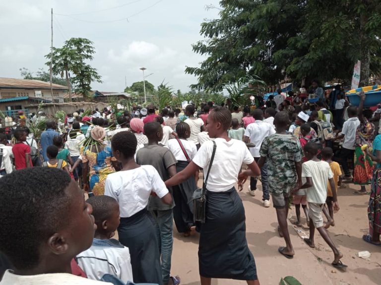 Kwilu : Quatre élèves périssent dans un éboulement à Bulungu, des habitations d’enseignants incendiées