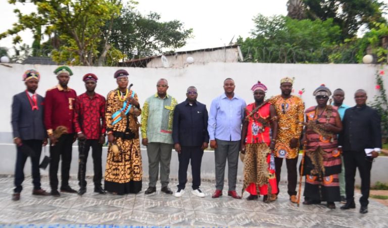 Kasaï : Le gouverneur et les chefs coutumiers de la communauté Lunda-Tshiokwé s&rsquo;engagent pour la paix et la cohésion sociale