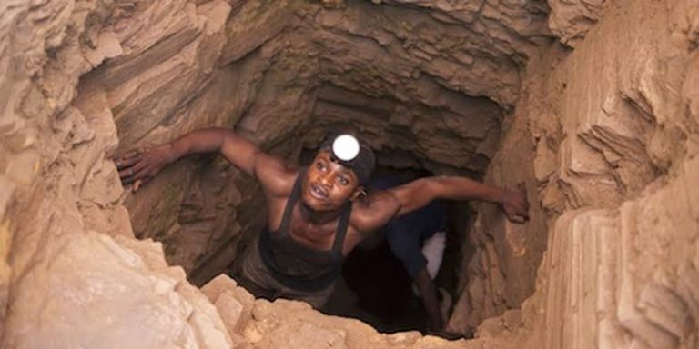RDC : Le gouvernement exige des sociétés minières le respect de la cession de 5 % du capital aux travailleurs congolais