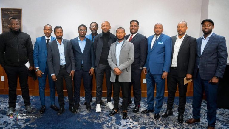 RDC-M23 : Patrick Muyaya dénonce le mensonge du Rwanda sur la persécution des Banyamulenge et appelle à l&rsquo;unité nationale