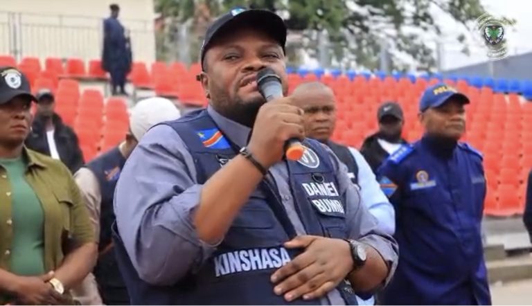 Restauration de l’autorité de l’État à Kinshasa : Daniel Bumba renforce le contrôle routier avec des herses