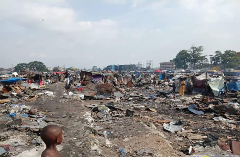 Kinshasa : La commission Environnement de l’APK plaide pour la relocalisation des déguerpis de Pakadjuma