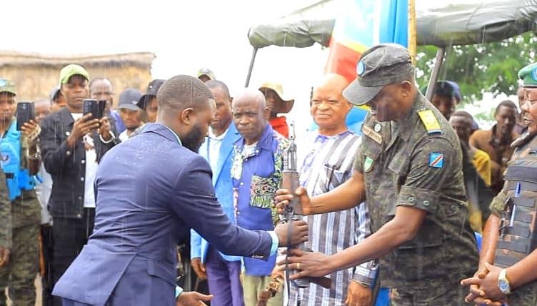 Ituri : 50 ex-combattants de Tchini ya Tuna déposent les armes à Irumu et s’engagent dans le processus de paix