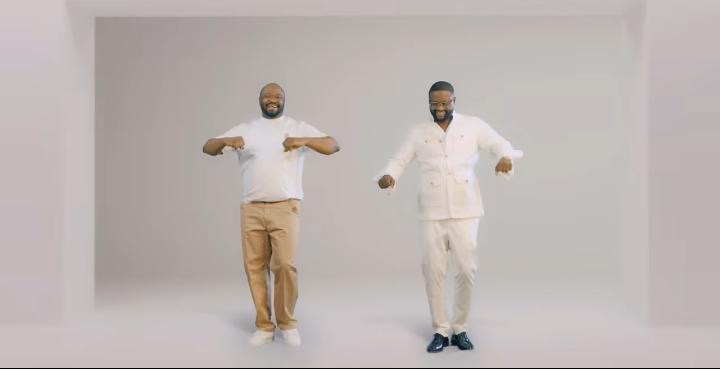 Gospel : Fiston Mbuyi et Moïse Mbiye dévoilent le clip « Mololo »