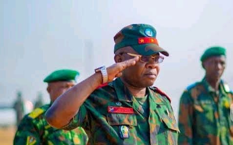 Haut-Katanga : Le lieutenant-général Banza Mwilambwe appelle l&rsquo;armée à plus de vigilance face à la résurgence des miliciens Bakata Katanga