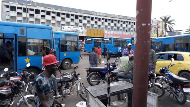 Kinshasa : Le gouvernement provincial prévoit 800 bus pour relancer la STK et réguler le transport urbain