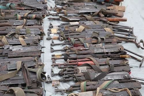 Ituri : Les FARDC découvrent une cache d’armes attribuée à la milice CRP à Djugu