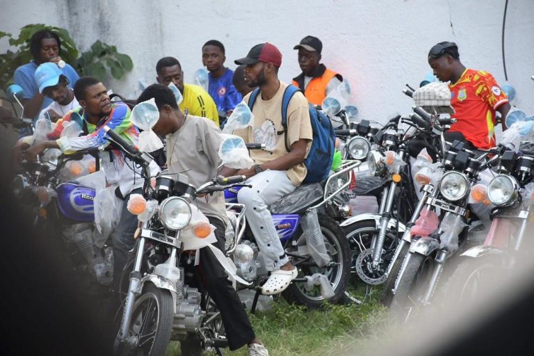 Cap sur les Playoffs : La direction de Céleste FC offre des motos à ses joueurs