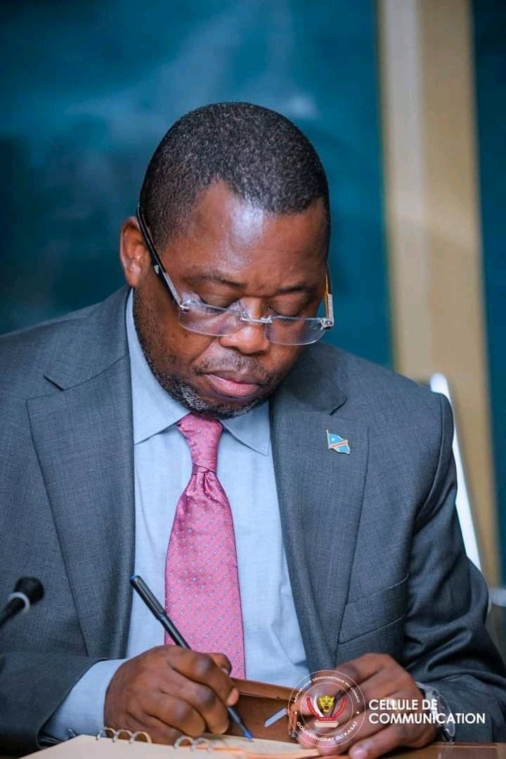 Forum coutumier à Kinshasa : Crispin Mukendi Bukasa rejette toute responsabilité dans le choix des chefs du Kasaï