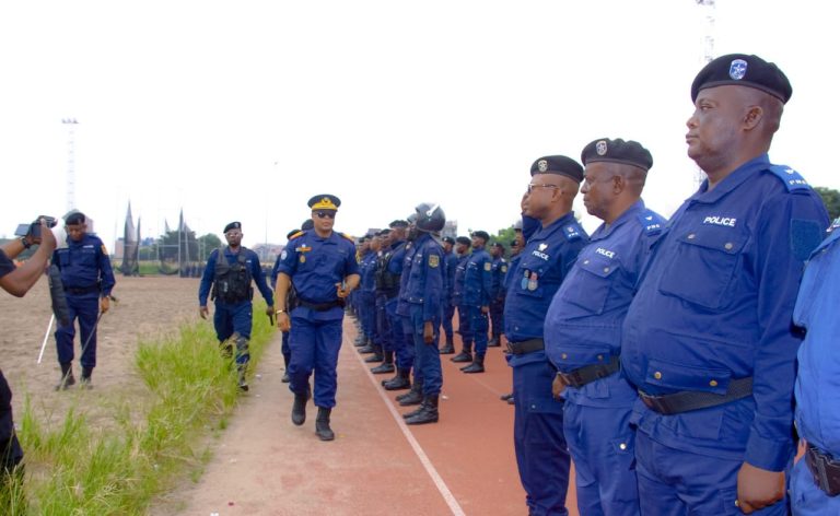 Police nationale congolaise : Israël Kantu appelle les policiers de Kinshasa à la discipline et au respect de la hiérarchie