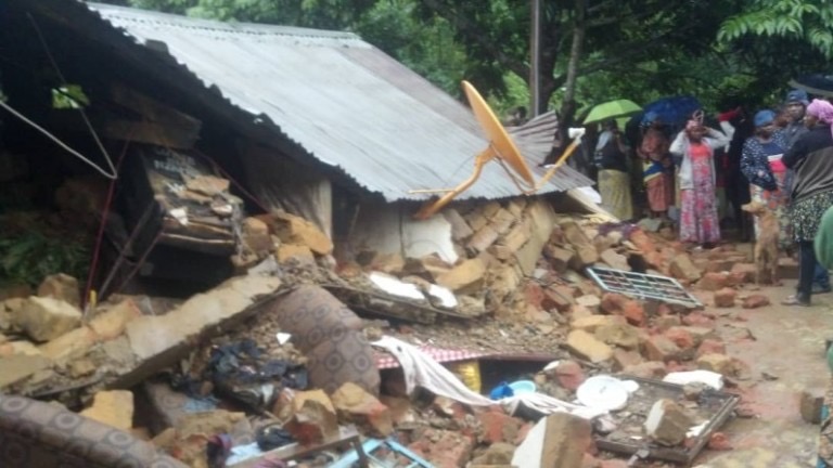 Kongo-Central : Plus de 40 maisons écroulées et des champs agricoles détruits après une pluie torrentielle à Mbanza-Ngungu