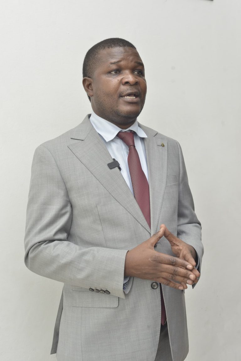 RDC : Le député Olivier Tombe interpelle le gouvernement sur l’organisation administrative de Luebo et la désinformation sanitaire