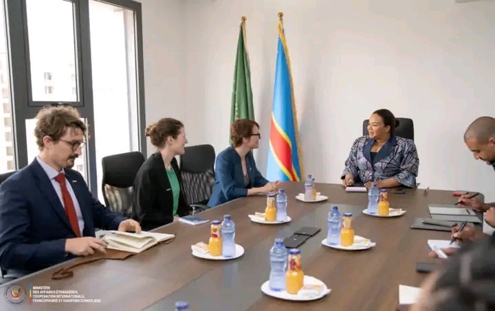 Diplomatie : Kinshasa et Londres dynamisent leur coopération autour de l’économie et des enjeux migratoires