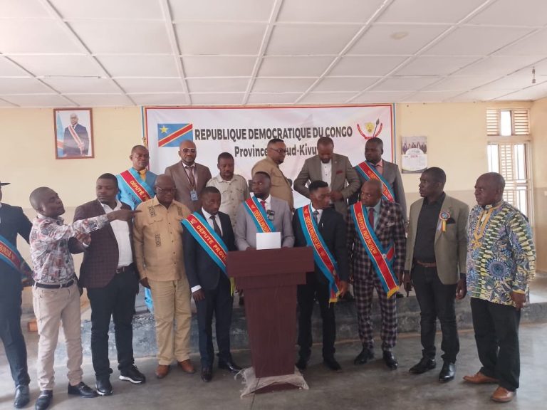 Sud-Kivu : 21 députés provinciaux demandent la démission du gouverneur Jean-Jacques Purusi